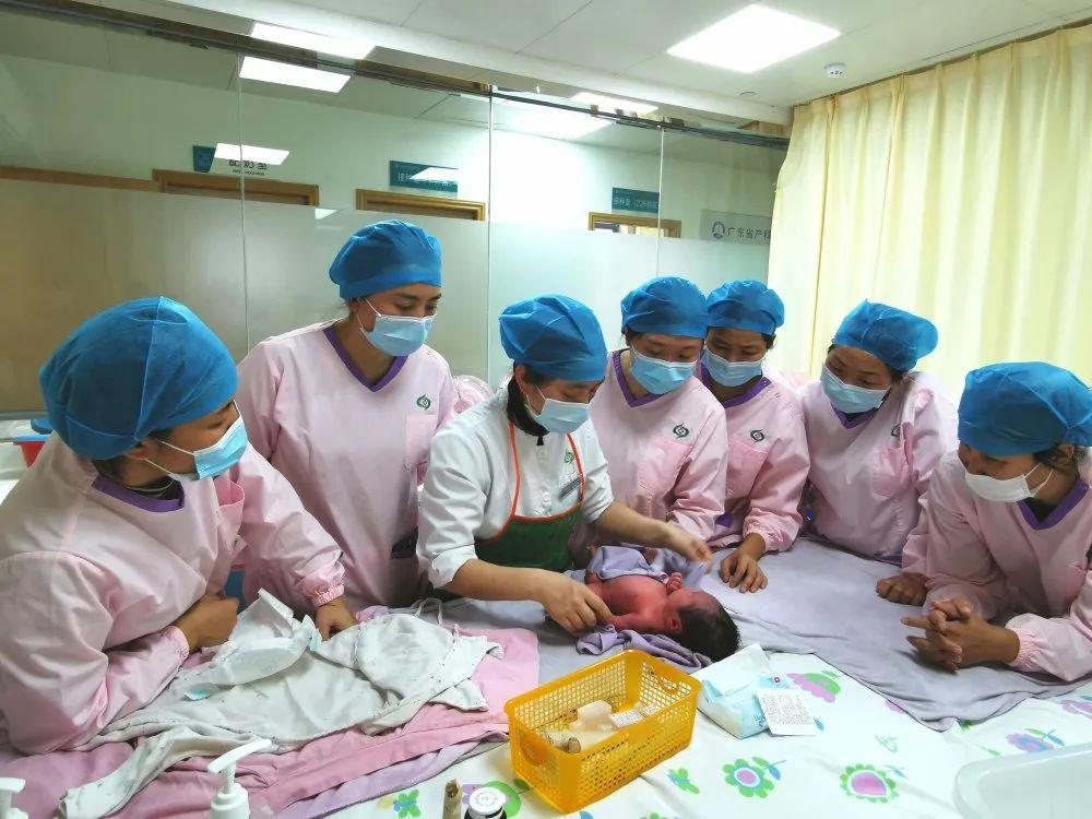 新密市妇婴监护型护送